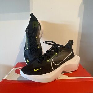 NWT Nike Vista Lite - Black White Lemon Venom Athletic Shoes SIZE 8